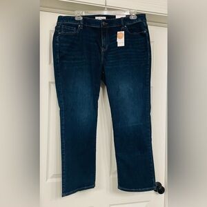 NWT Lane Bryant Mid-Rise Flex Magic Waistband Signature Fit Straight Jeans